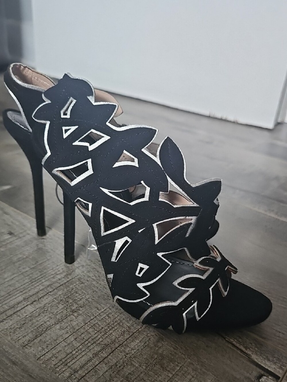 Zara Suede Leather Women's Black Vines Cutout High Heel Stiletto Size 6.5